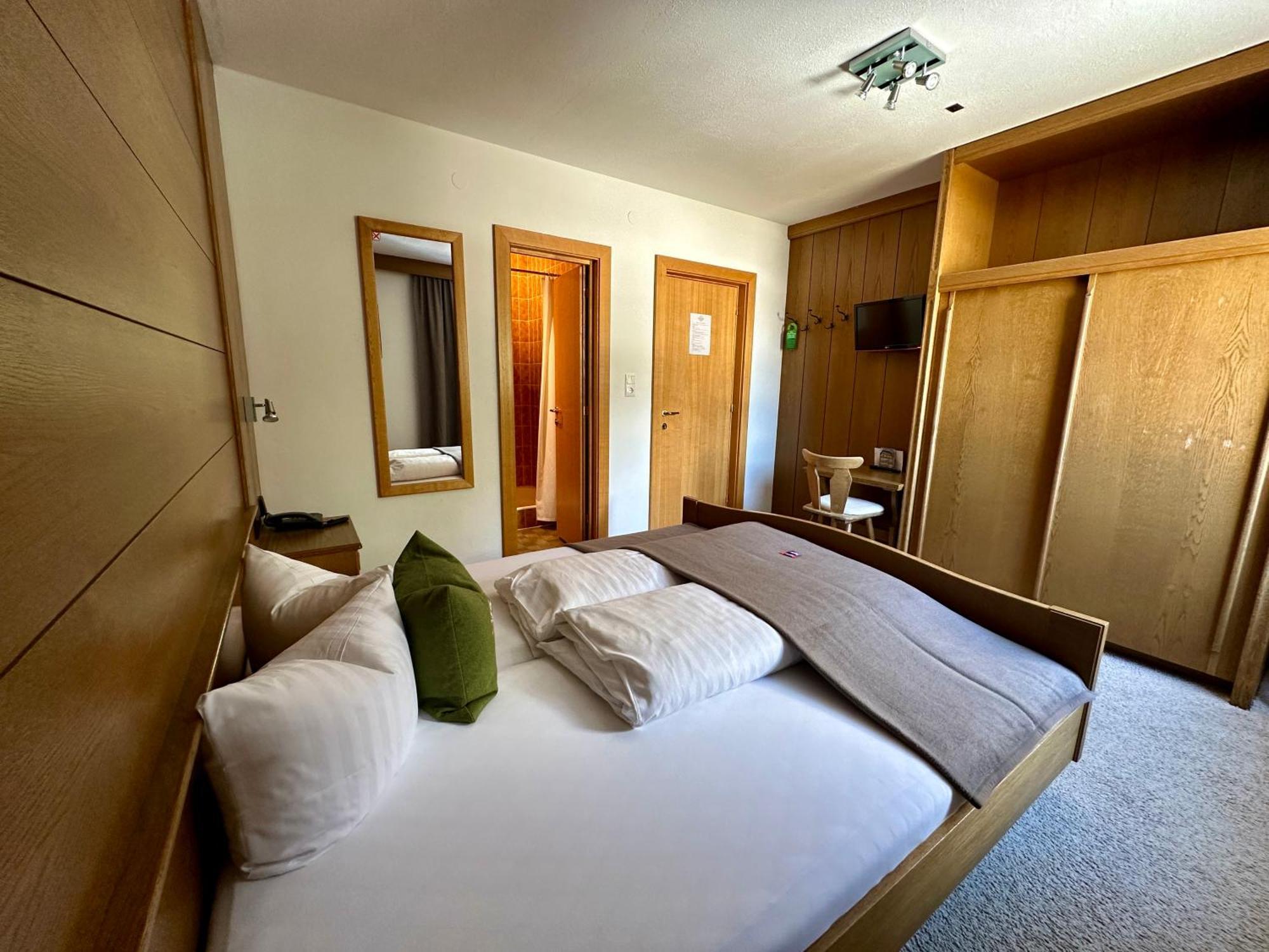 Hotel Zirbenhof 皮茨河谷圣莱昂哈德 客房 照片