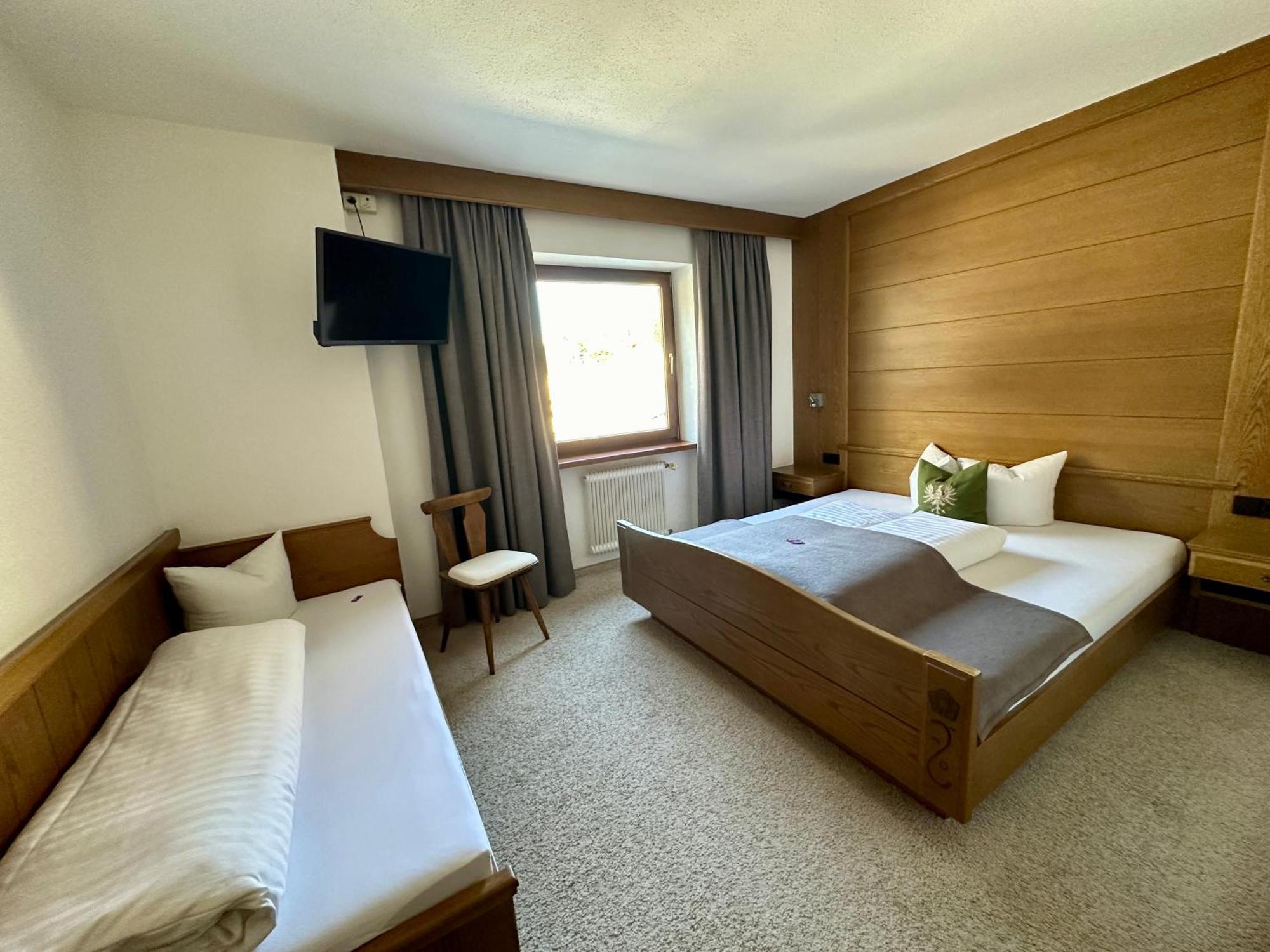 Hotel Zirbenhof 皮茨河谷圣莱昂哈德 客房 照片