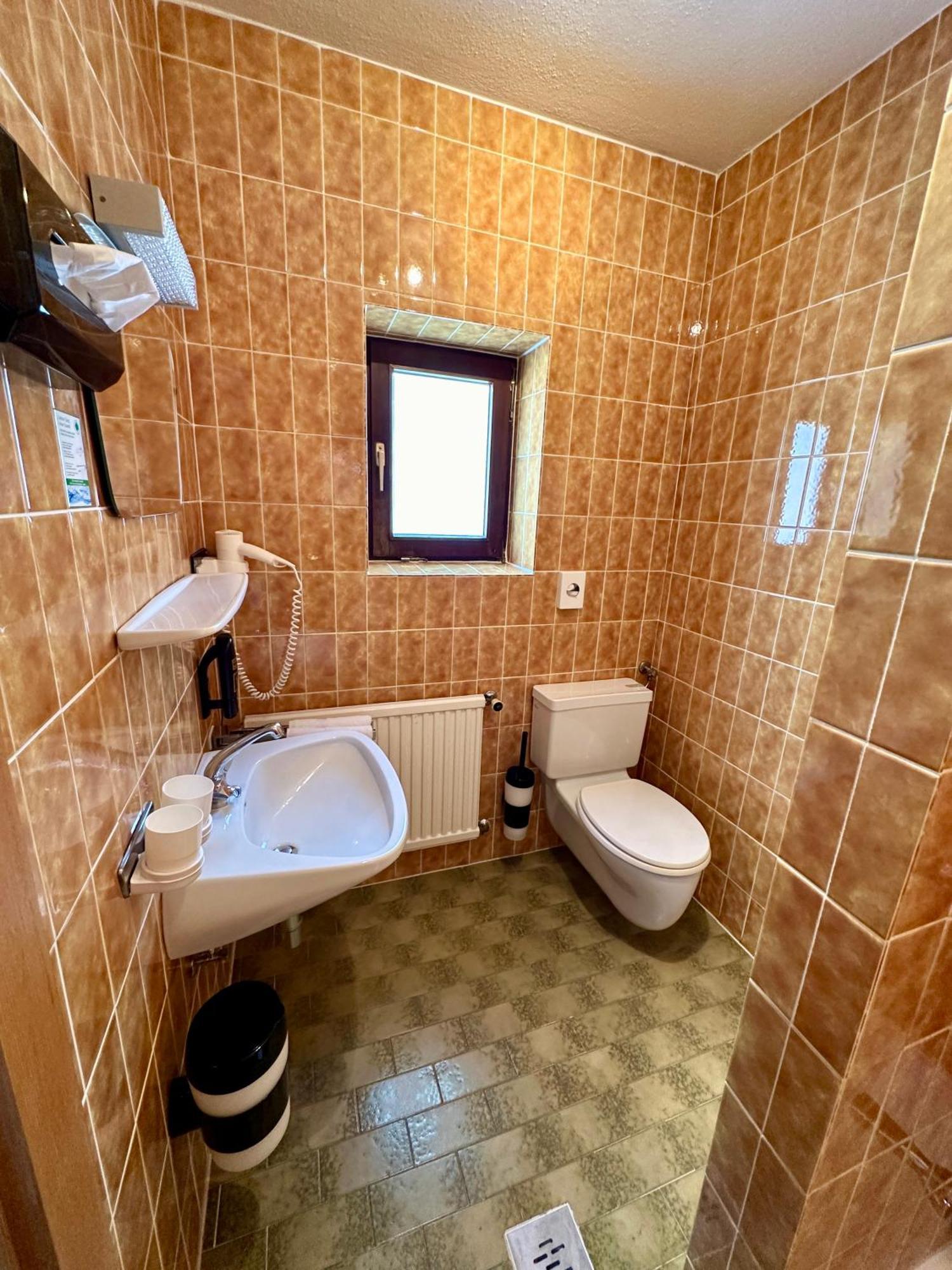 Hotel Zirbenhof 皮茨河谷圣莱昂哈德 客房 照片