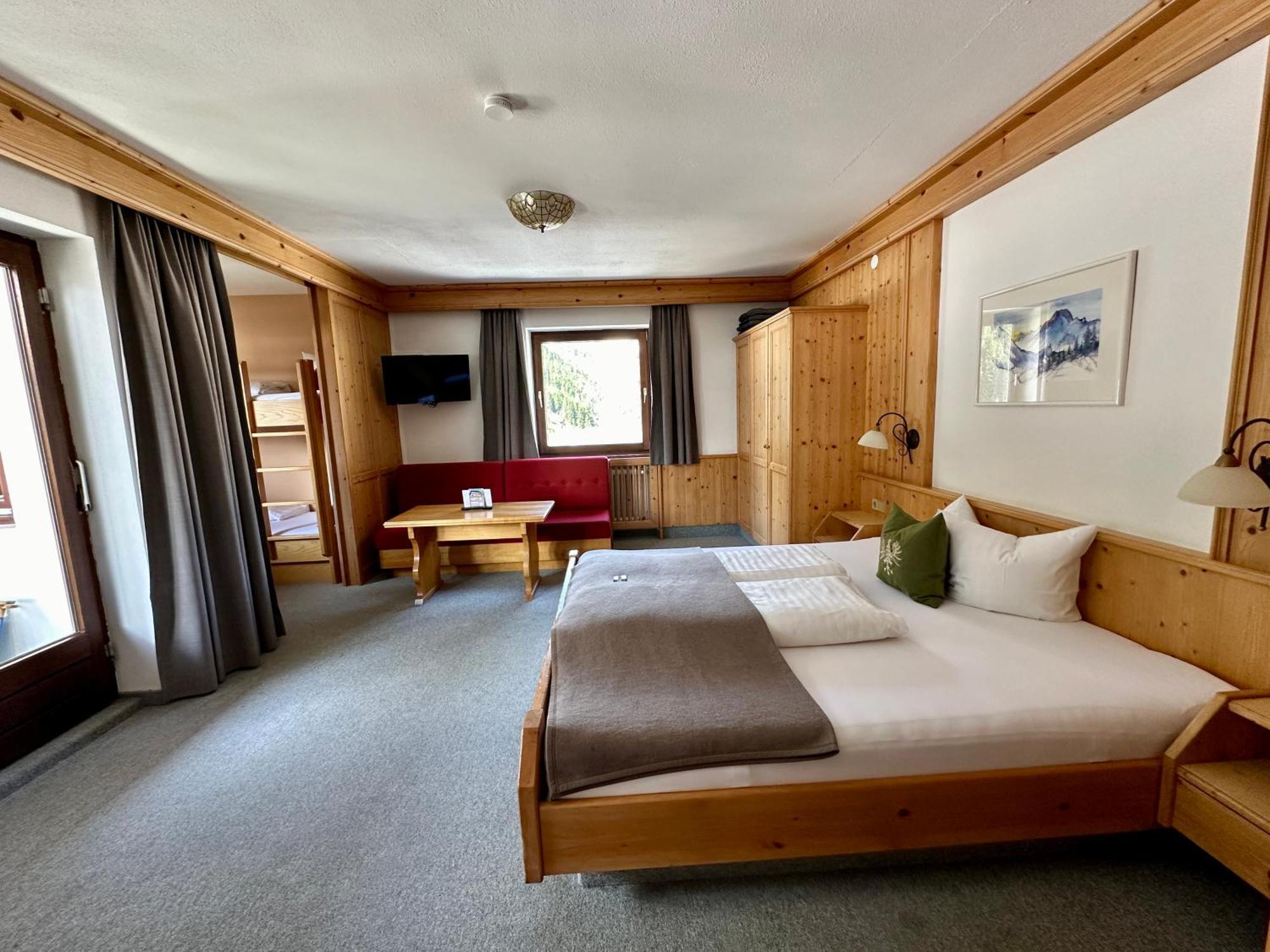 Hotel Zirbenhof 皮茨河谷圣莱昂哈德 客房 照片