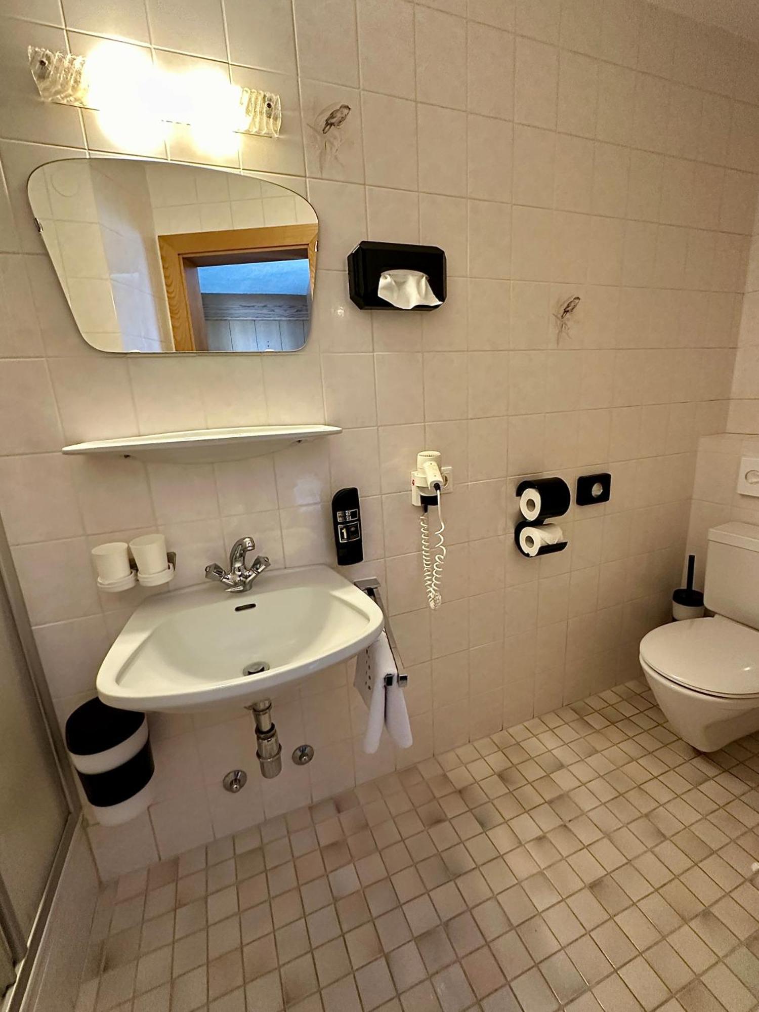 Hotel Zirbenhof 皮茨河谷圣莱昂哈德 客房 照片