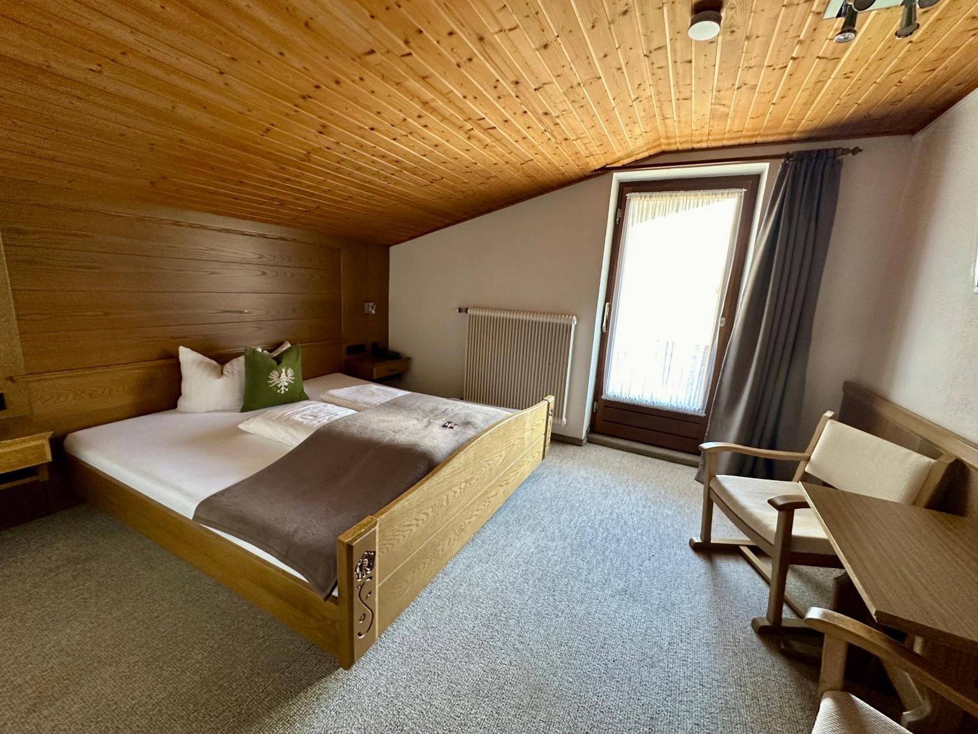 Hotel Zirbenhof 皮茨河谷圣莱昂哈德 客房 照片